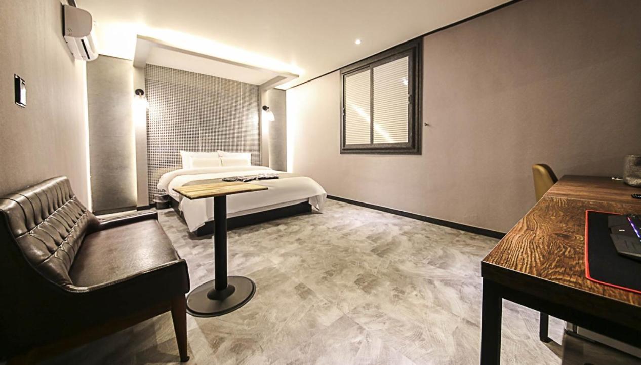 Hotel Parfe Cheonan Exterior photo